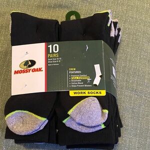 Mossy Oak Black and Gray Crew Socks with Green Accents - 10 Pairs